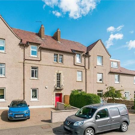 Self Catering 2 Bedroom Flat, Frequent Buses, 1-Minute Walk To Bus Stop, 20 Minutes To City Center Edinburgh Exterior foto